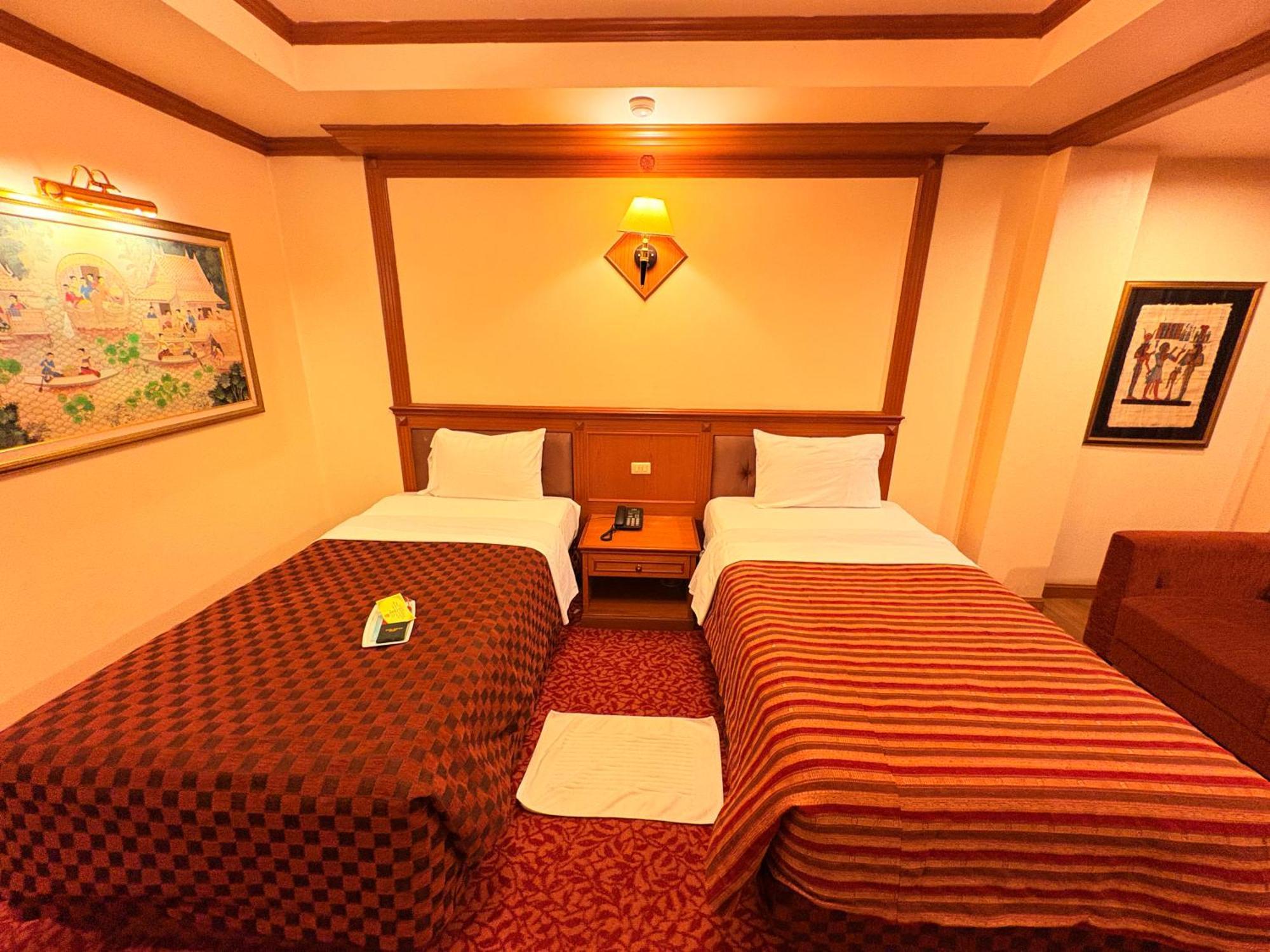 Taksilahotel Maha Sarakham Esterno foto
