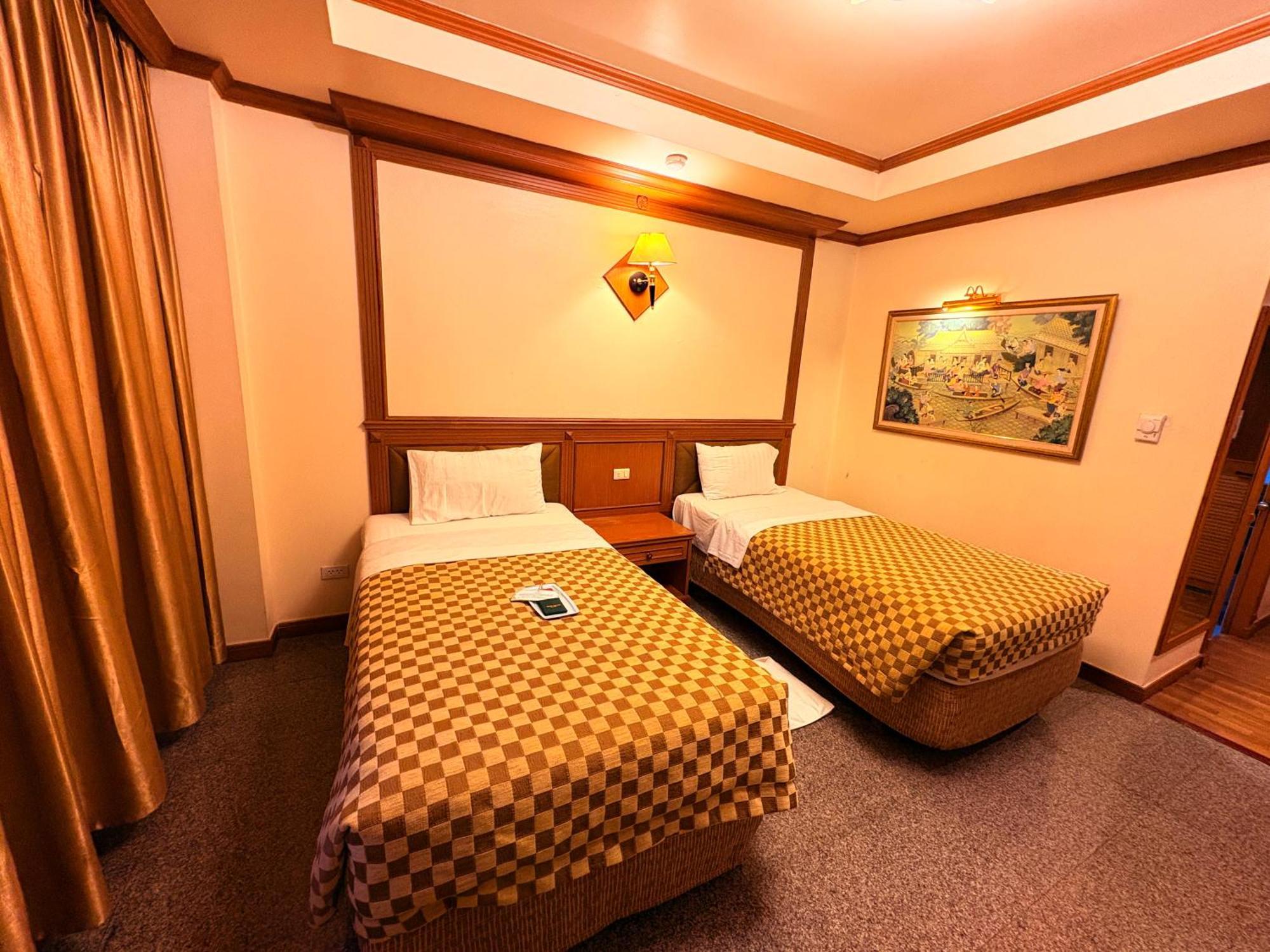 Taksilahotel Maha Sarakham Esterno foto