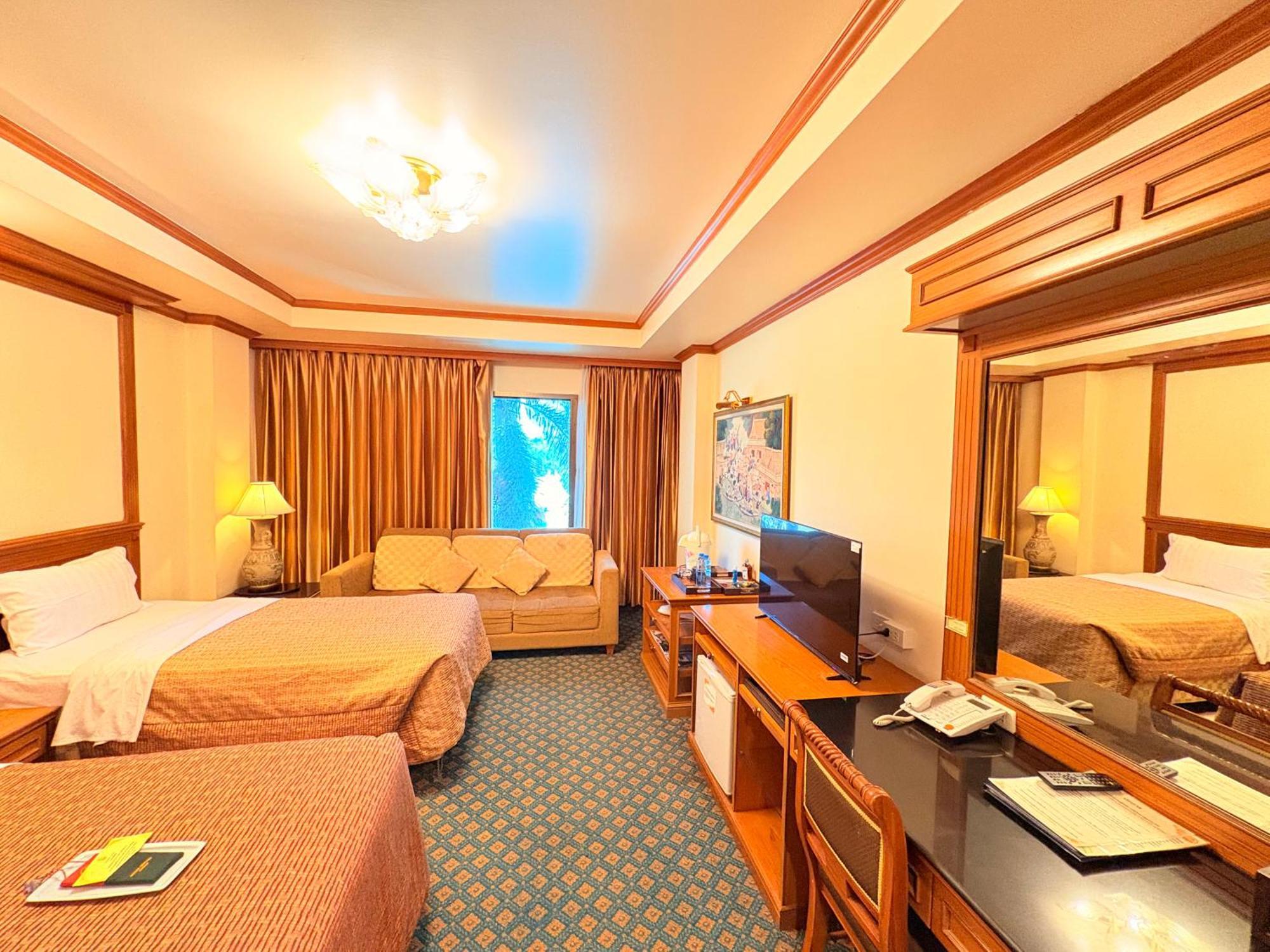 Taksilahotel Maha Sarakham Esterno foto