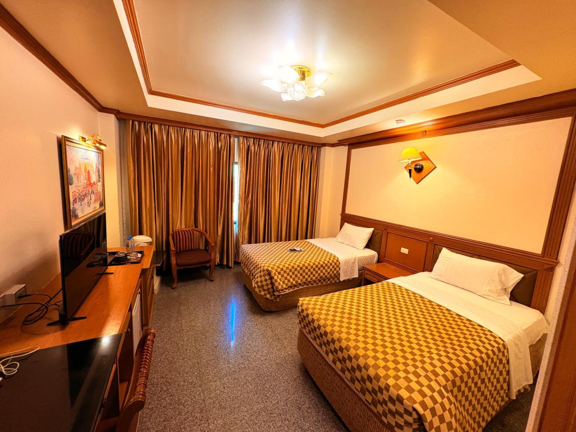 Taksilahotel Maha Sarakham Esterno foto