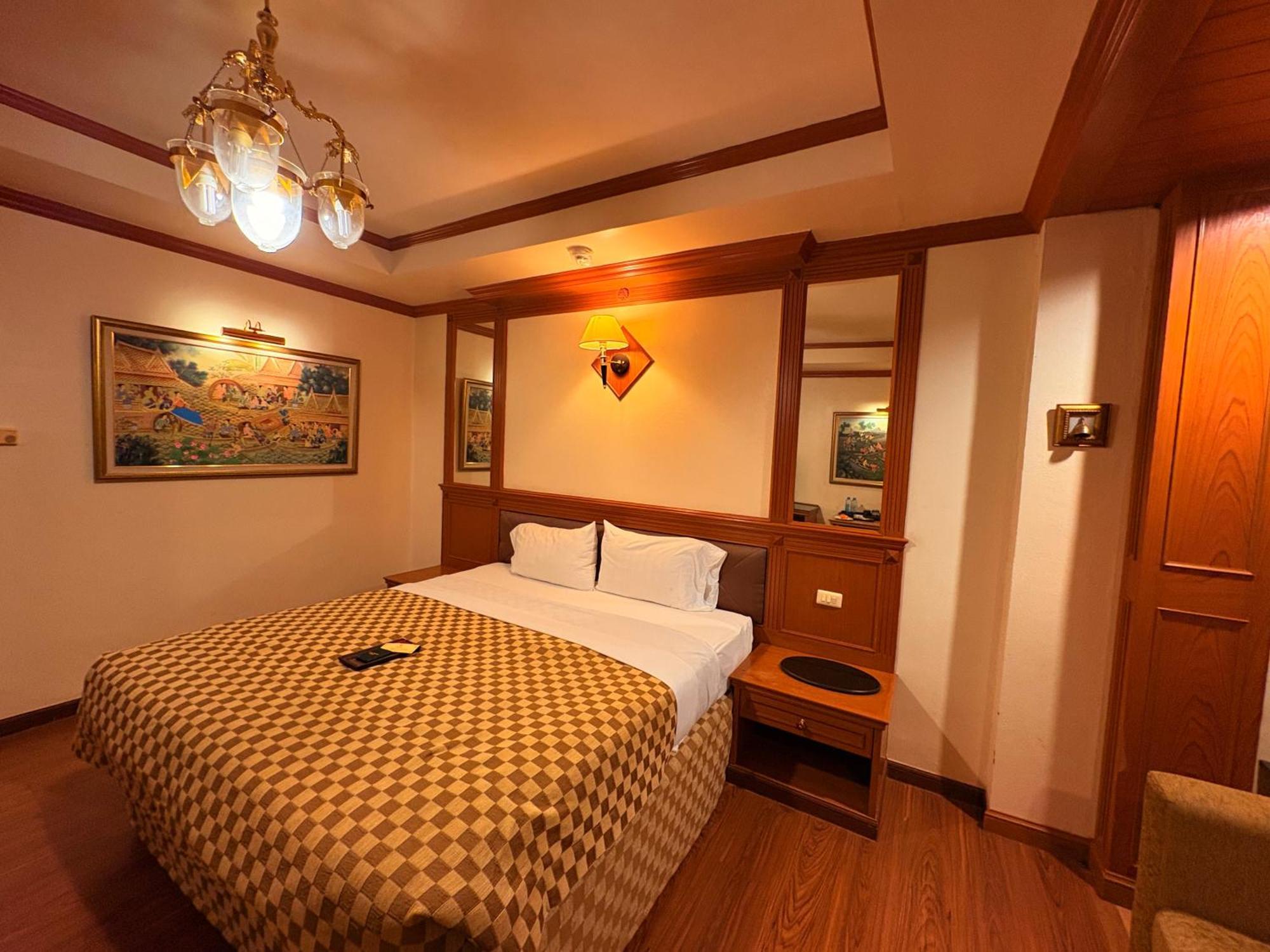 Taksilahotel Maha Sarakham Esterno foto
